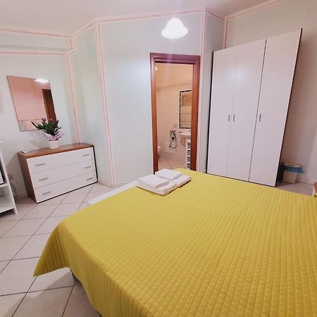 SantʼAnna Arresi B&B Il Girasole מראה חיצוני תמונה