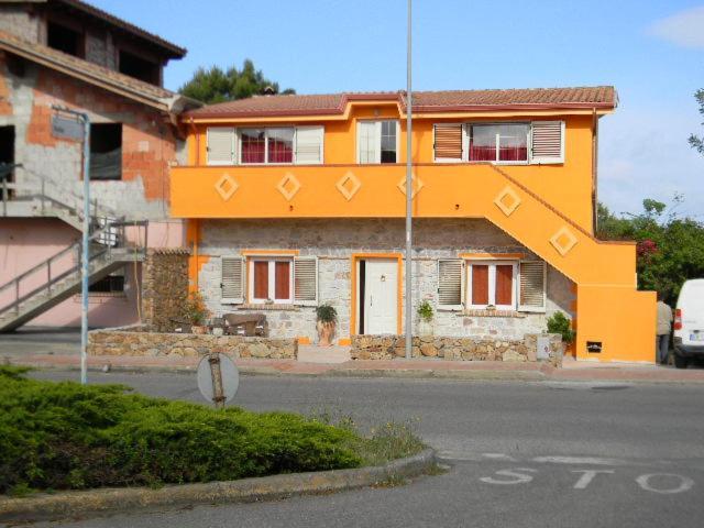 SantʼAnna Arresi B&B Il Girasole מראה חיצוני תמונה