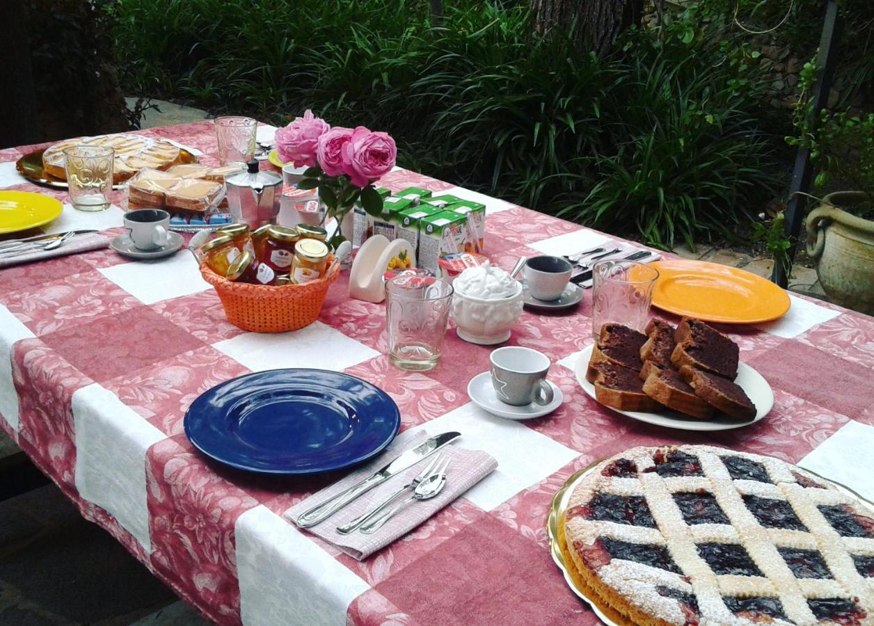SantʼAnna Arresi B&B Il Girasole מראה חיצוני תמונה