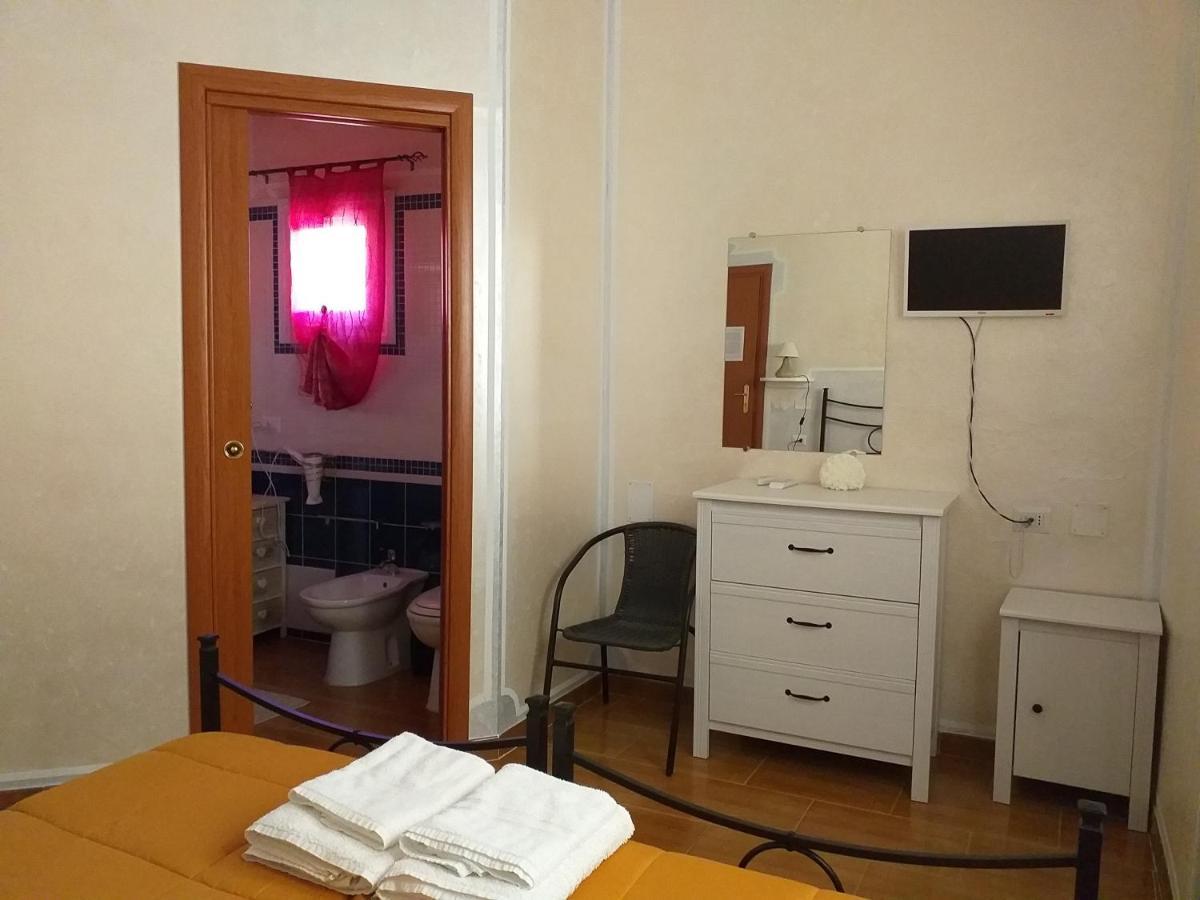SantʼAnna Arresi B&B Il Girasole מראה חיצוני תמונה