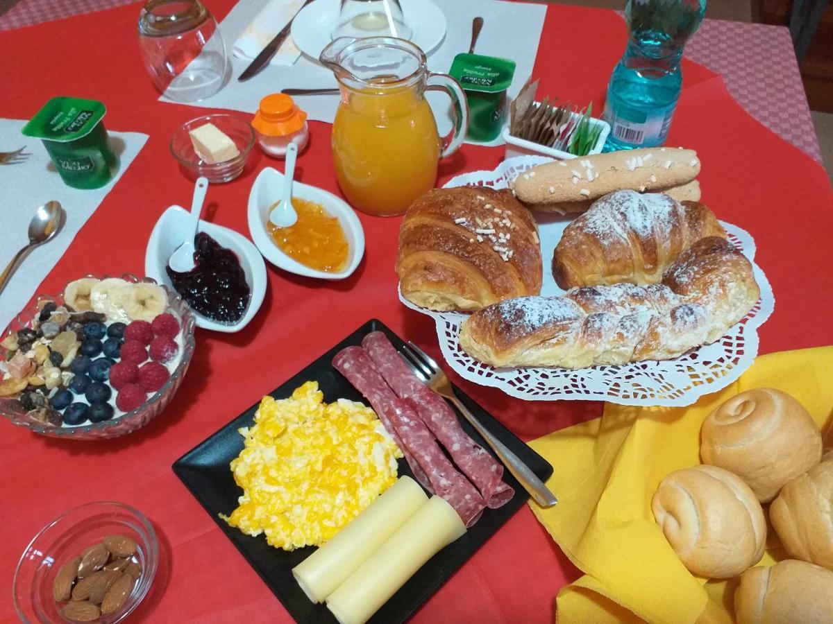 SantʼAnna Arresi B&B Il Girasole מראה חיצוני תמונה