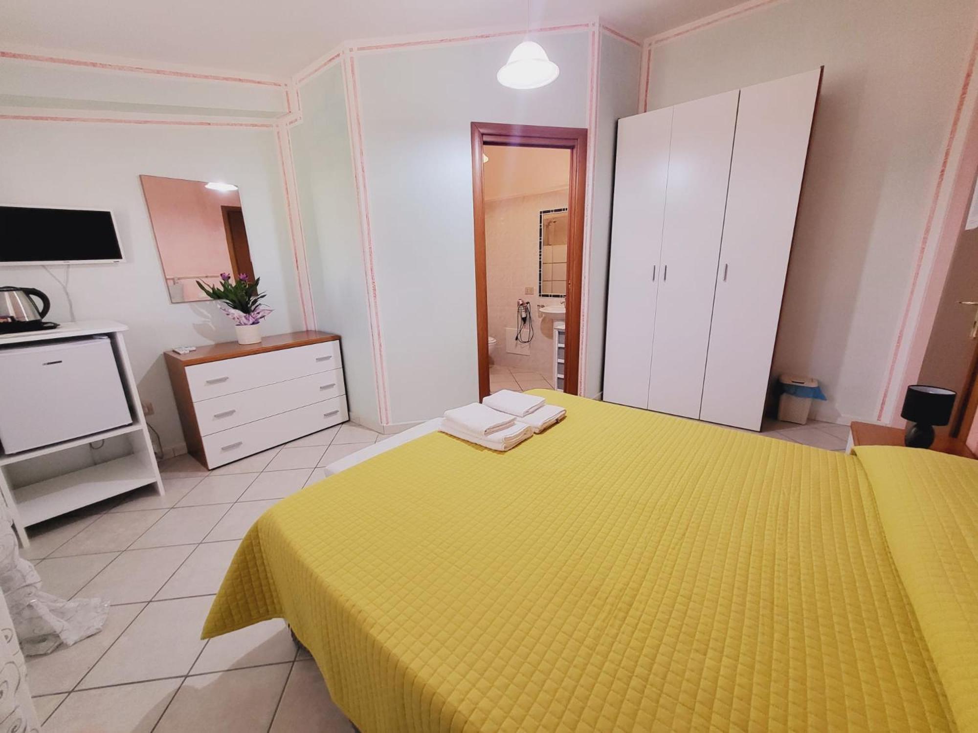 SantʼAnna Arresi B&B Il Girasole מראה חיצוני תמונה