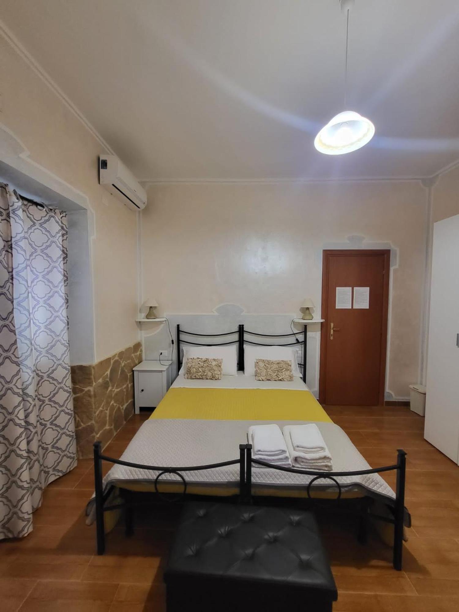SantʼAnna Arresi B&B Il Girasole מראה חיצוני תמונה