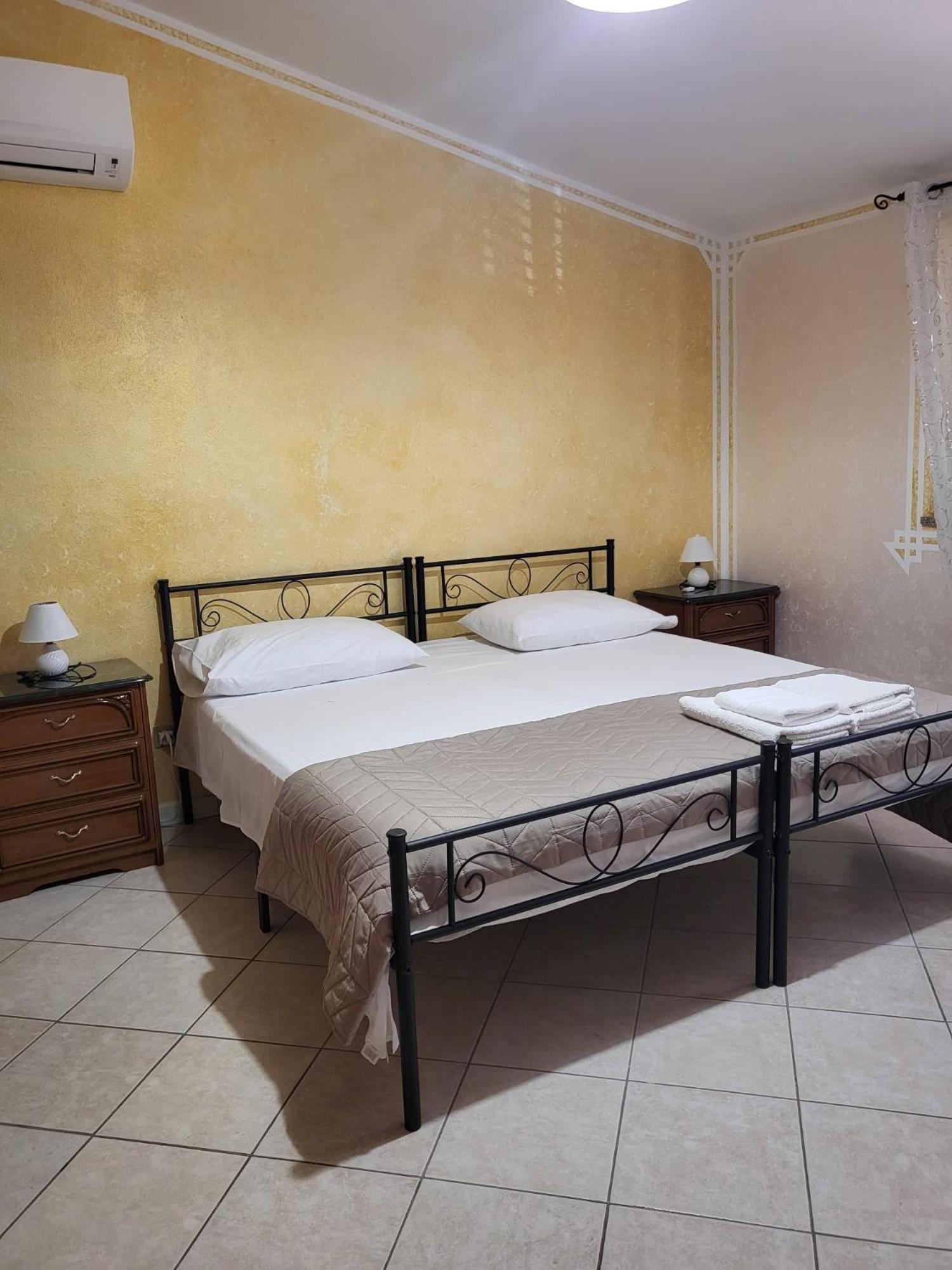 SantʼAnna Arresi B&B Il Girasole מראה חיצוני תמונה