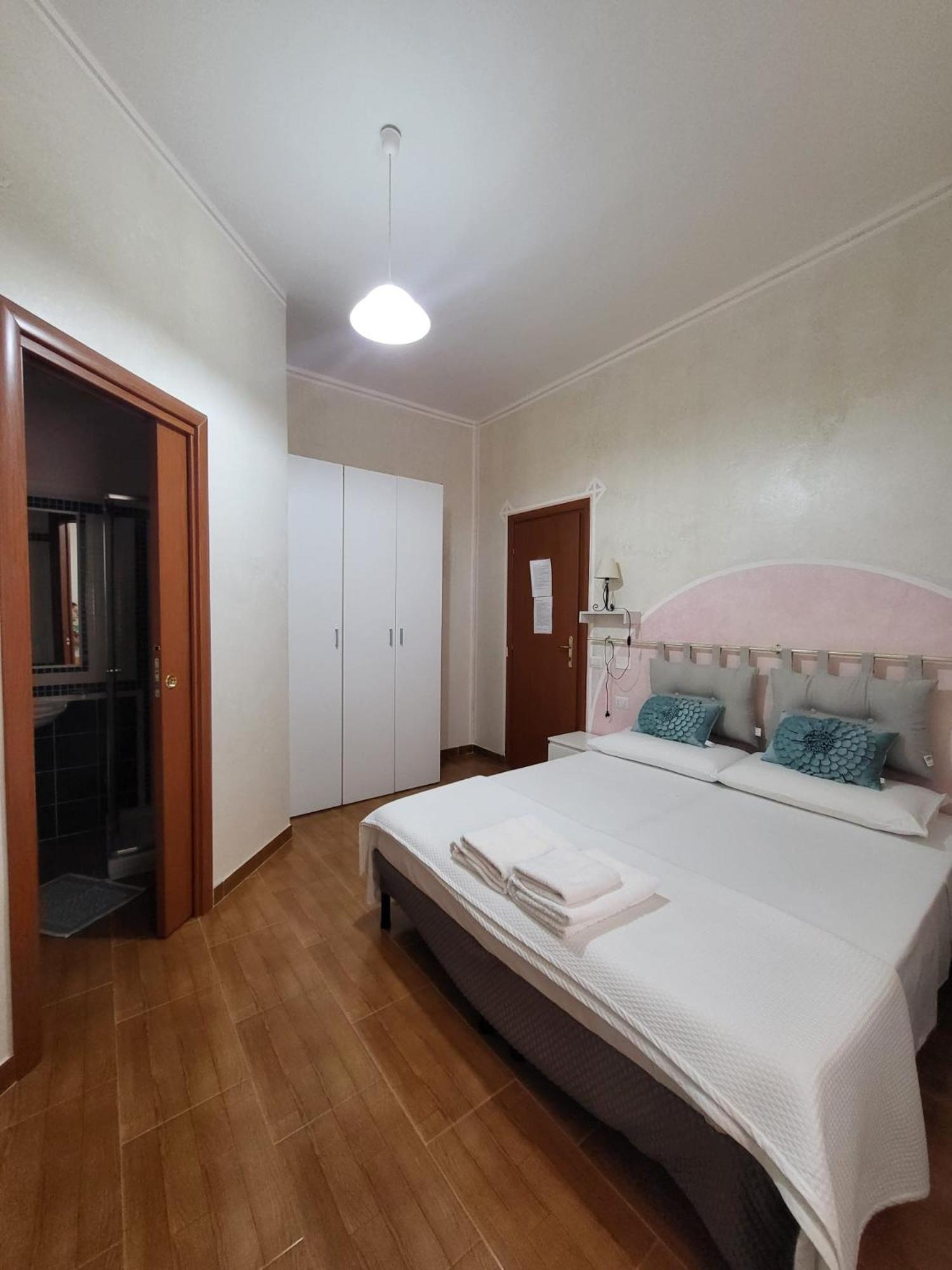 SantʼAnna Arresi B&B Il Girasole מראה חיצוני תמונה